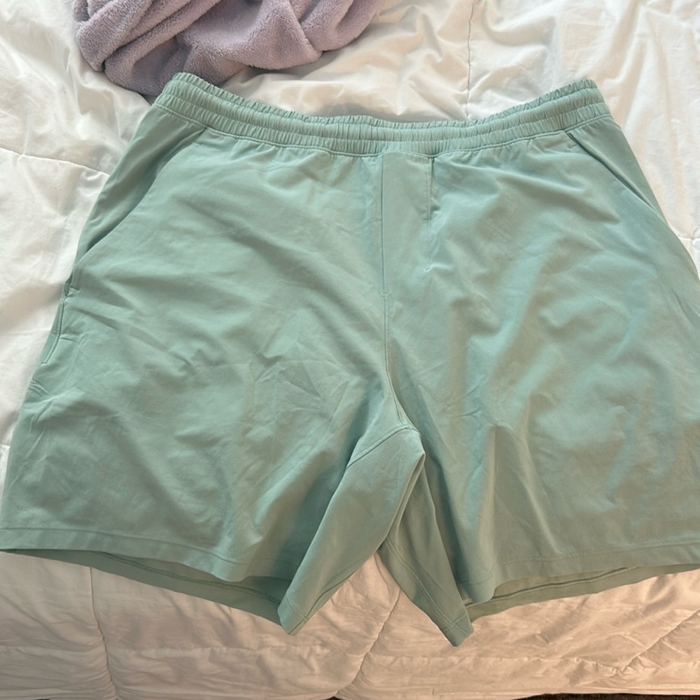 Lululemon pace breaker 7” short